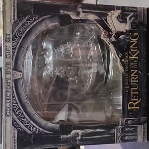 Lord of the ring collector's DVD gift set